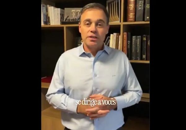 Mendonça publica vídeo sobre orações em meio à crise do Banco Master no STF
