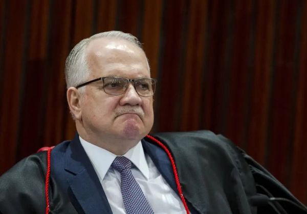 Prazo de Fachin para Moraes e Mendonça se manifestarem sobre crise no STF termina sexta (11)