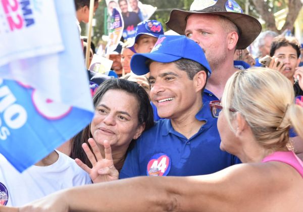ACM Neto participa de caminhada de 7 de Setembro em Juazeiro e destaca força do Vale do São Francisco