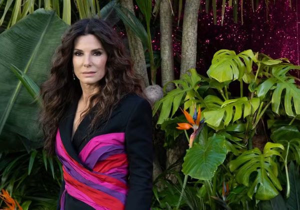Sandra Bullock revela medo pela segurança dos filhos negros: ‘Extremamente paranoica’ 