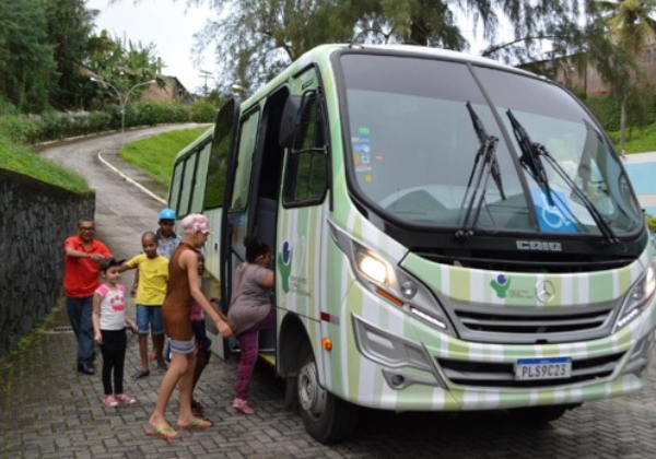 GACC-BA realiza 6ª Feijoada do Amor para arrecadar recursos e comprar novo micro-ônibus