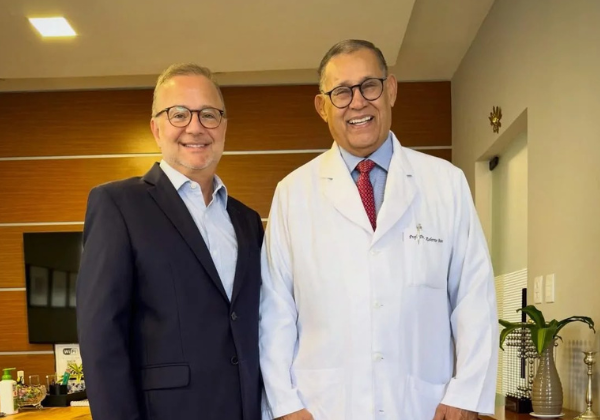 Hospital lança encontro mensal de ciência com palestra inaugural do médico Roberto Badaró