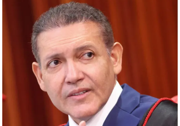 Mensagens de Vorcaro citam filho de Kassio Nunes e pagamento de R$500 mil, diz jornal