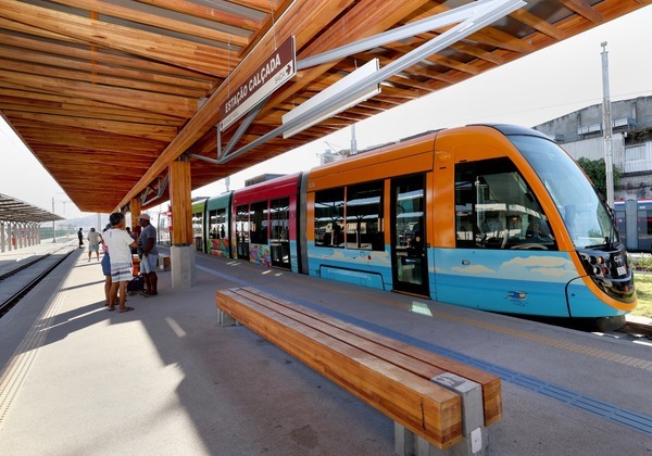 VLT inicia operação entre as estações São Joaquim e Calçada