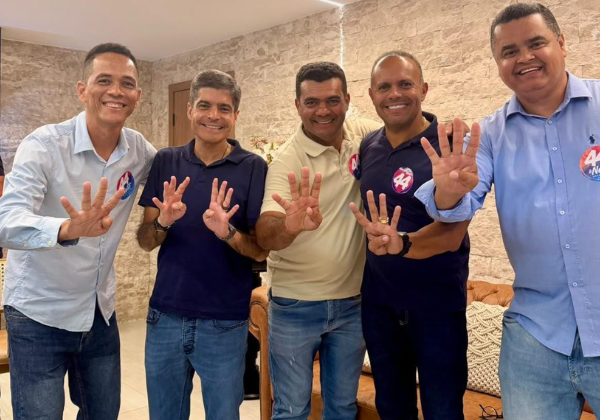 ACM Neto anuncia adesões políticas nos municípios de Mundo Novo e Eunápolis