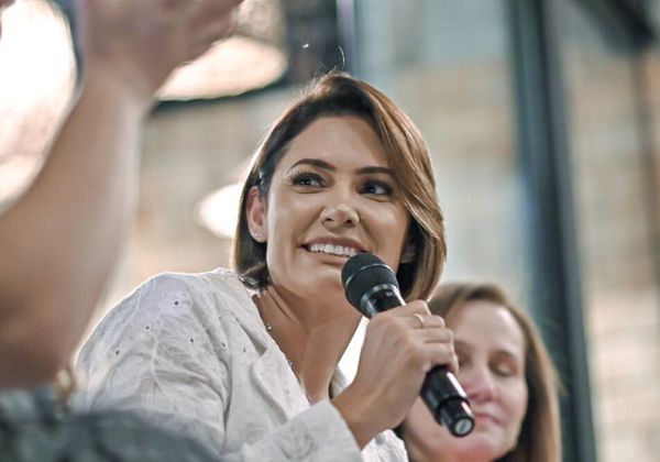 Michelle Bolsonaro recebe alta após internação por crise de enxaqueca