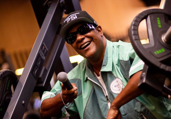 Márcio Victor comemora aniversário com novo EP do Psirico e edição da “Baguncinha do MV”