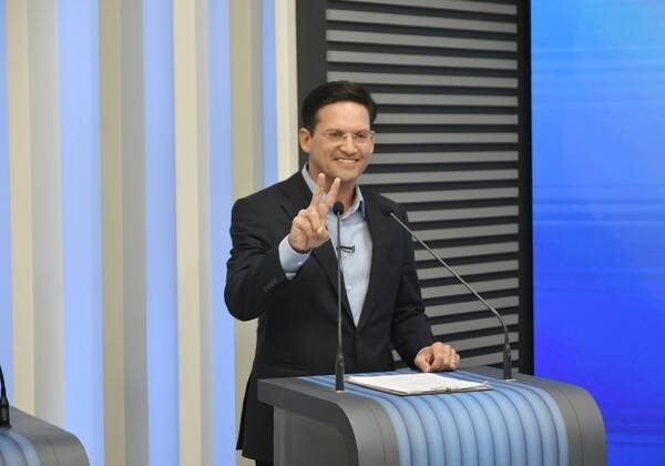 João Roma critica Rui Costa e Wagner por ausência em debate da TV Bahia