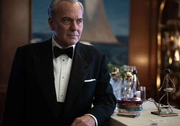 Mistério em 4 episódios: Netflix estreia série com assassinato em hotel isolado para este domingo