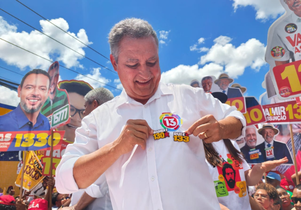 Rui chama ACM Neto de ‘candidato fake’ e diz que ‘copia e cola’ em plano de governo mostra despreparo