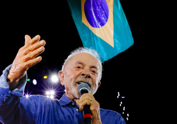 Lula diz que mulheres aprendem a 'tomar toque' desde pequenas; veja vídeo