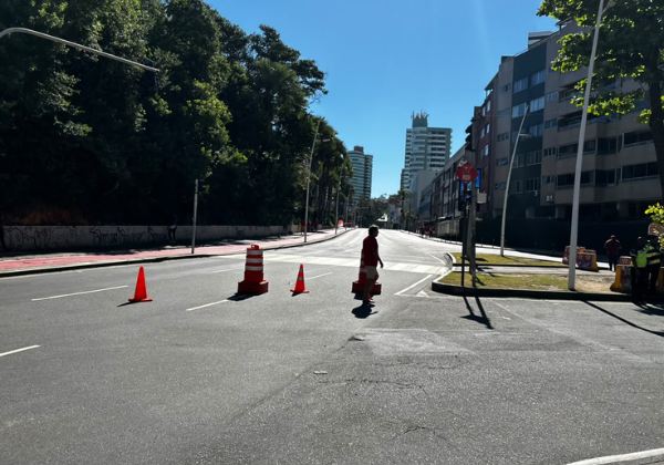 Caminhada de Lula altera trânsito na orla de Salvador nesta terça-feira