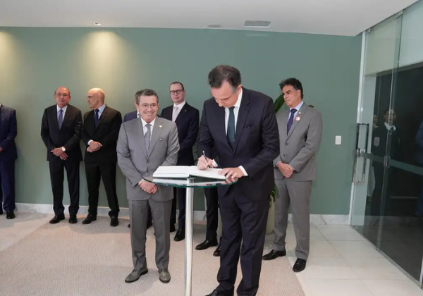 Rodrigo Pacheco toma posse como ministro do TCU