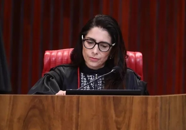 Ministra do TSE que mudou regras do debate da Globo foi assessora de Lula