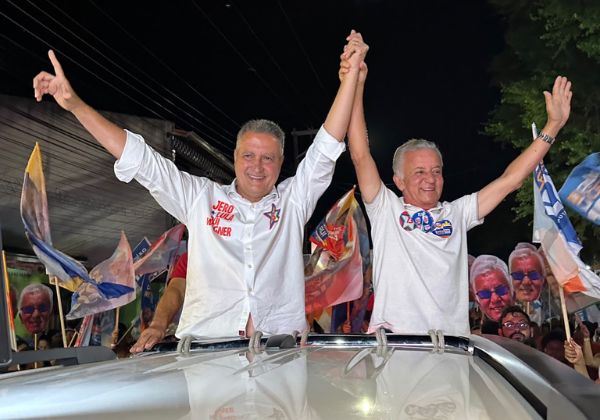 Rui Costa destaca investimentos na saúde durante caminhada política em Alagoinhas