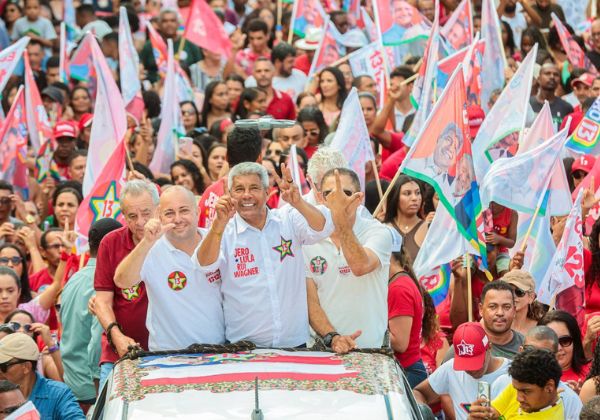 Jerônimo Rodrigues encerra campanha pelo interior da Bahia com caminhada em Amargosa