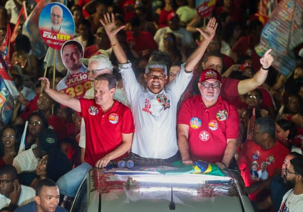 Jerônimo reúne apoiadores em Amargosa na véspera do 1º turno