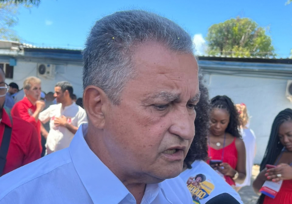 Política do xingamento e das fake news distanciou brasileiro das eleições, diz Rui Costa