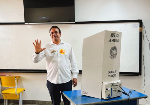 Ronaldo Mansur vota em Salvador e evita sinalizar apoio em eventual 2º turno