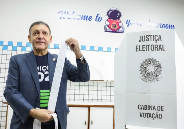Presidente do TSE nega indícios de interferência estrangeira nas eleições brasileiras