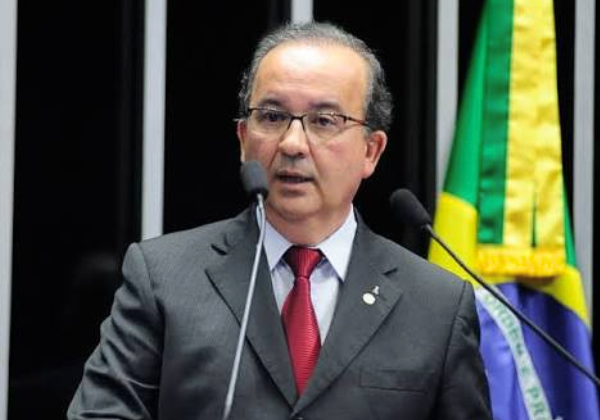 Jorginho Mello é reeleito governador de Santa Catarina