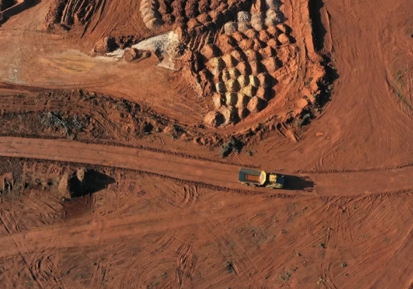 Mineradora BCM adquire fábrica em feira de Santana por R$ 1 em estratégia contra cerco chinês a terras raras