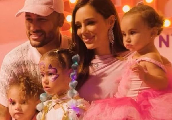 Helena rouba a cena com look inspirado em Beyoncé na festa de Mavie 