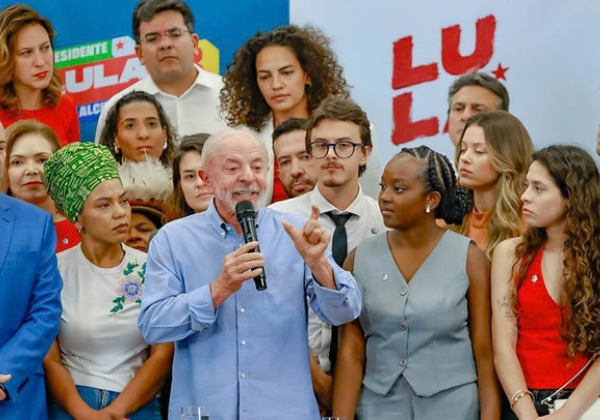 Lula critica organização do PT e diz que campanha do 1º turno foi a 'menos organizada' desde 1989