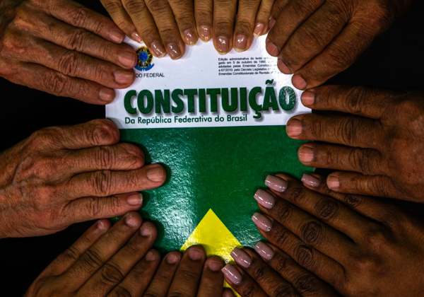 TSE e MEC regulamentam educação política obrigatória nas escolas