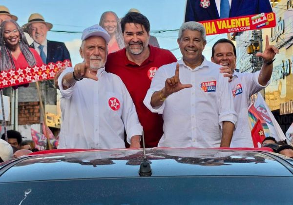 Jerônimo faz caminhada em Salvador por Lula e anuncia reunião do presidente com prefeitos baianos