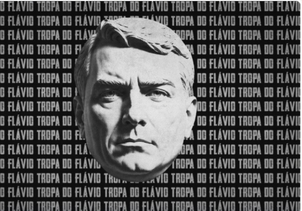 Após repercussão, grupo do PL no WhatsApp apaga imagem de Flávio com referência a Mussolini