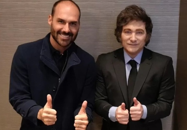 Eduardo Bolsonaro se reúne com Milei em meio a disputa pelo Itamaraty