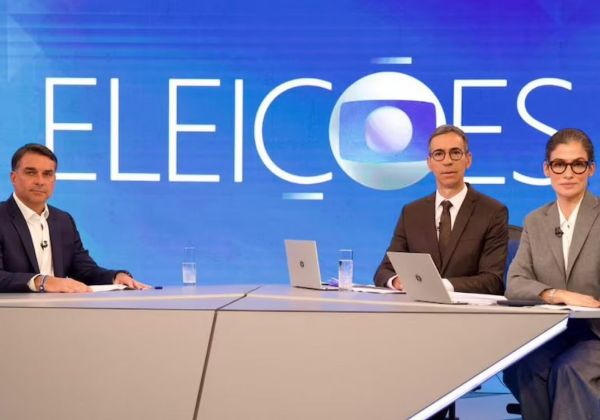 Flávio Bolsonaro almoça com cúpula da Globo horas antes de sabatina no Jornal Nacional