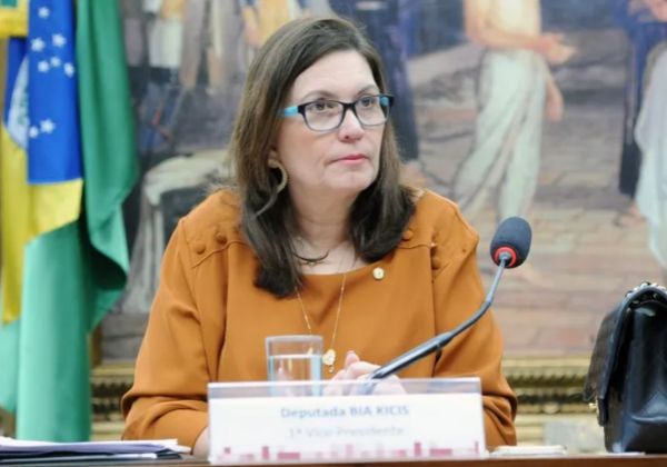 Kicis defende que Moraes seja primeiro ministro do STF a sofrer impeachment: ‘Outros poderão vir’