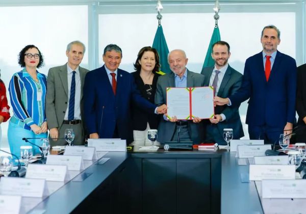 Governo Lula preparou reajuste do Bolsa Família em um dia e manteve documentos sob sigilo, diz jornal