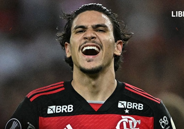 Casal pede na Justiça que jogador do Flamengo desocupe casa no RJ