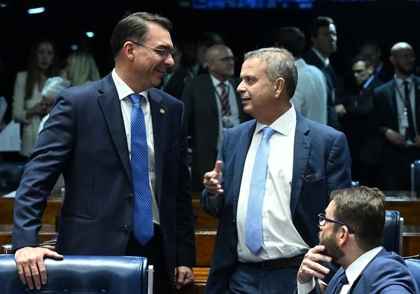 Rogério Marinho orienta Flávio a priorizar propostas no debate da Globo