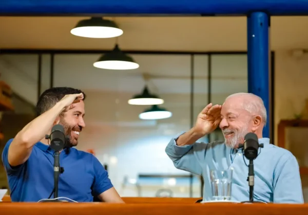 Janones não acompanhará Lula em debate na Globo e fará live com checagem de falas
