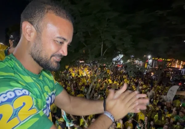 ‘Flávio Bolsonaro é a mudança que o Brasil necessita’, diz deputado federal em ato na Bahia