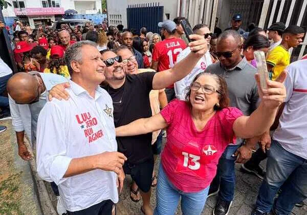 Rui associa Flávio a amizade com assassino, corrupção e orgia: ‘caos moral e ético’