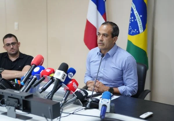 Bruno Reis atribui atraso de ônibus em Salvador à retirada de propaganda eleitoral