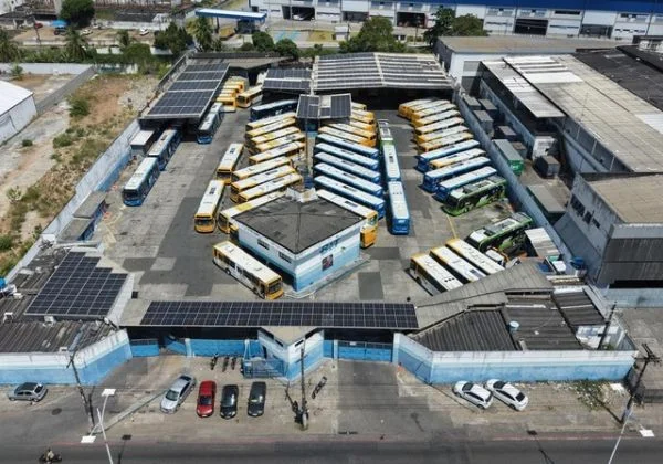 Procon-BA encontra 944 ônibus parados em nove garagens de Salvador durante eleição