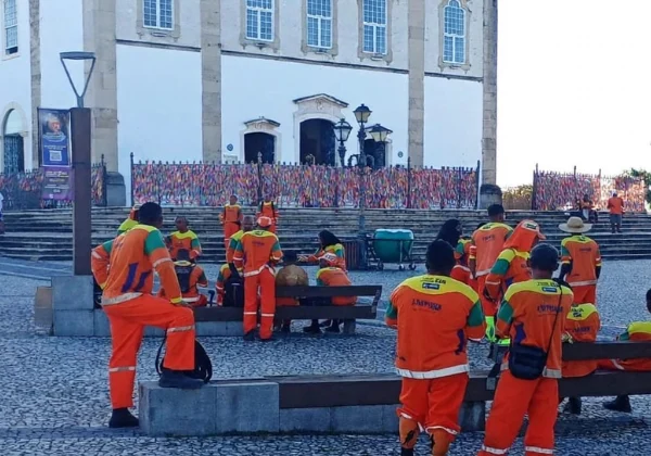 Trabalhadores da limpeza urbana de Salvador anunciam greve por insalubridade e falta de reajuste