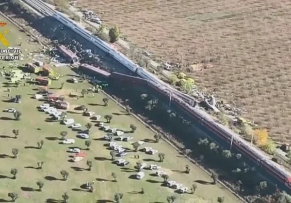 Acidente entre trens de alta velocidade deixa ao menos 68 mortos na Espanha