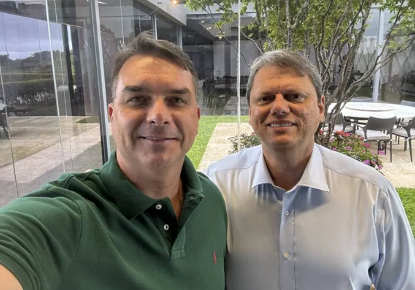 Tarcísio de Freitas reage à carta de Flávio Bolsonaro e defende respeito ao resultado das urnas